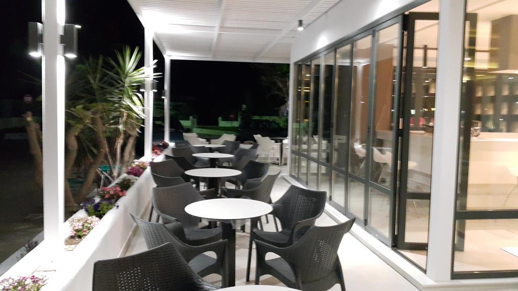 Cosmopolitan Hotel Luaran gambar